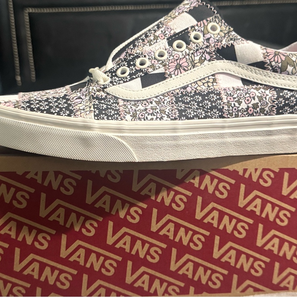 Vans Women's Black Floral Sneakers
